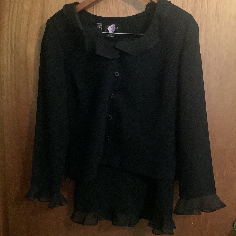 Virgo Petite Black Suit, Size 10P